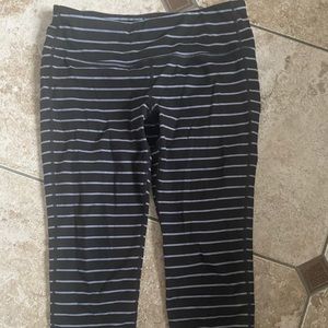 Athleta Capri size mediums